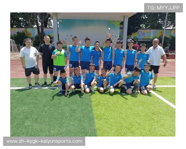 足球比赛中的团队合作与个人突破完美结合