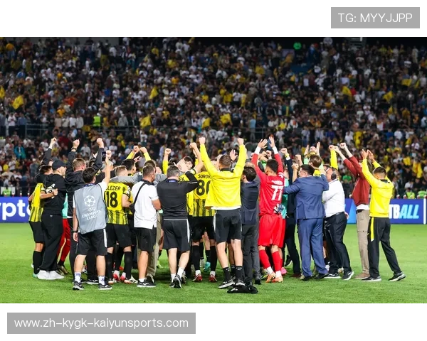 天下足球盘点欧冠经典比赛及历史影响力详解 天下足球盘点欧冠经典比赛及历史影响力详解